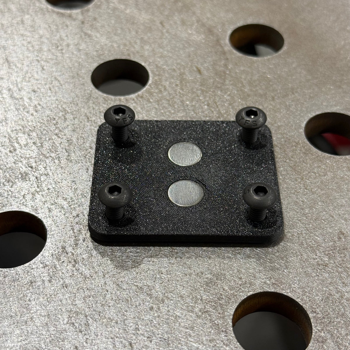 AMP Ball Magnetic Nut Plates