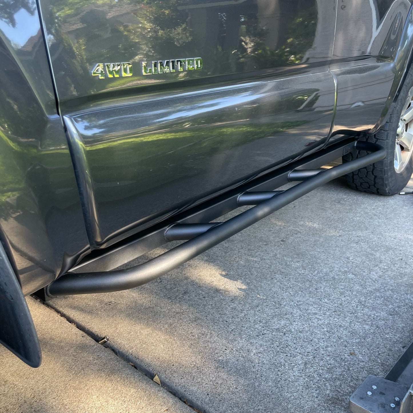 2003-2009 Toyota 4Runner (4th Gen) Bolt On Rock Sliders With Kickout