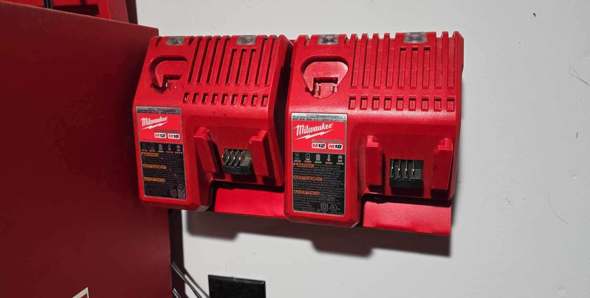 Milwaukee 2x M18 M12 Rapid Battery Charger Wall Mount Plate 20 Degree Angle For Van Truck Shop Contractor