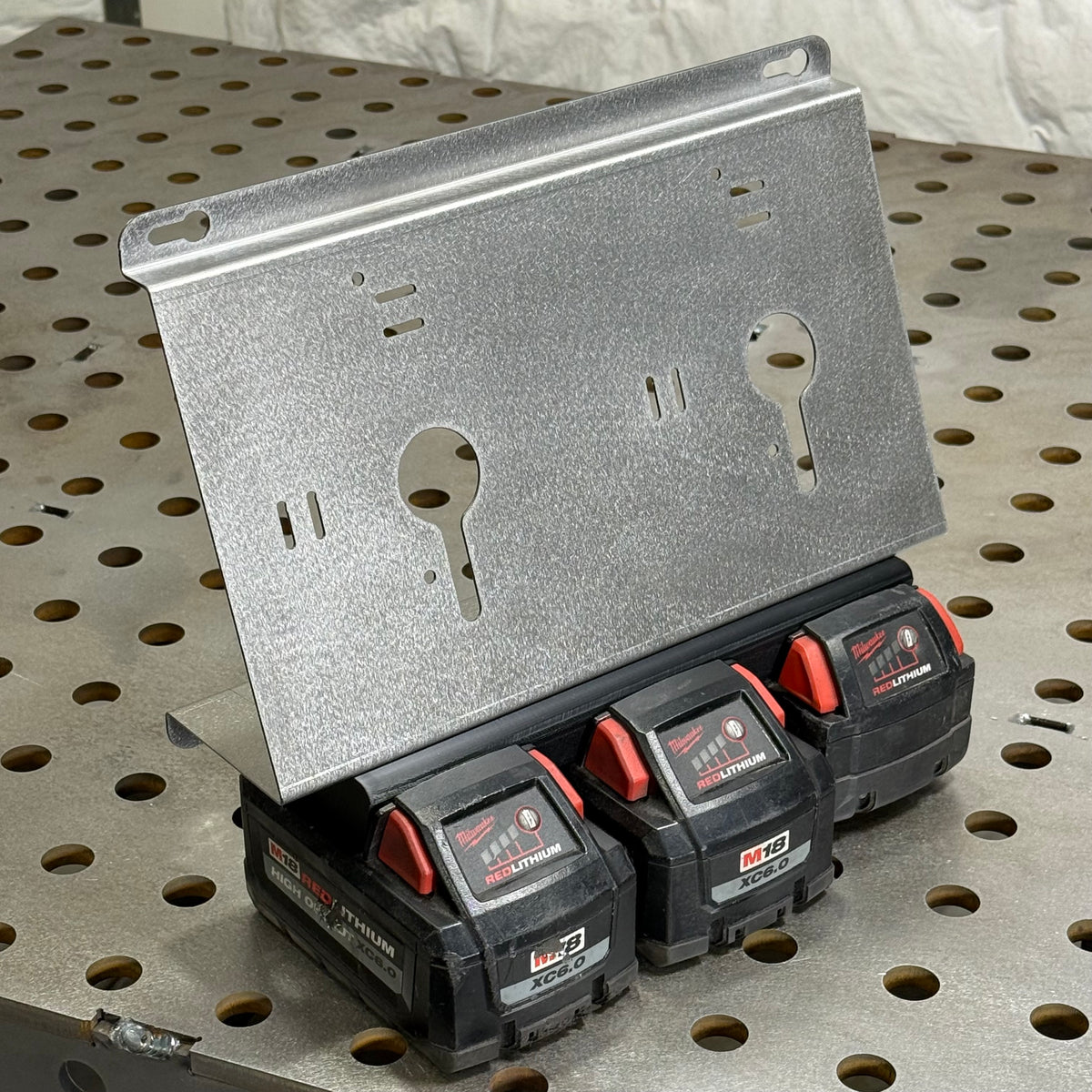 Milwaukee 2x M18 M12 Rapid Battery Charger Wall Mount Plate 20 Degree Angle For Van Truck Shop Contractor