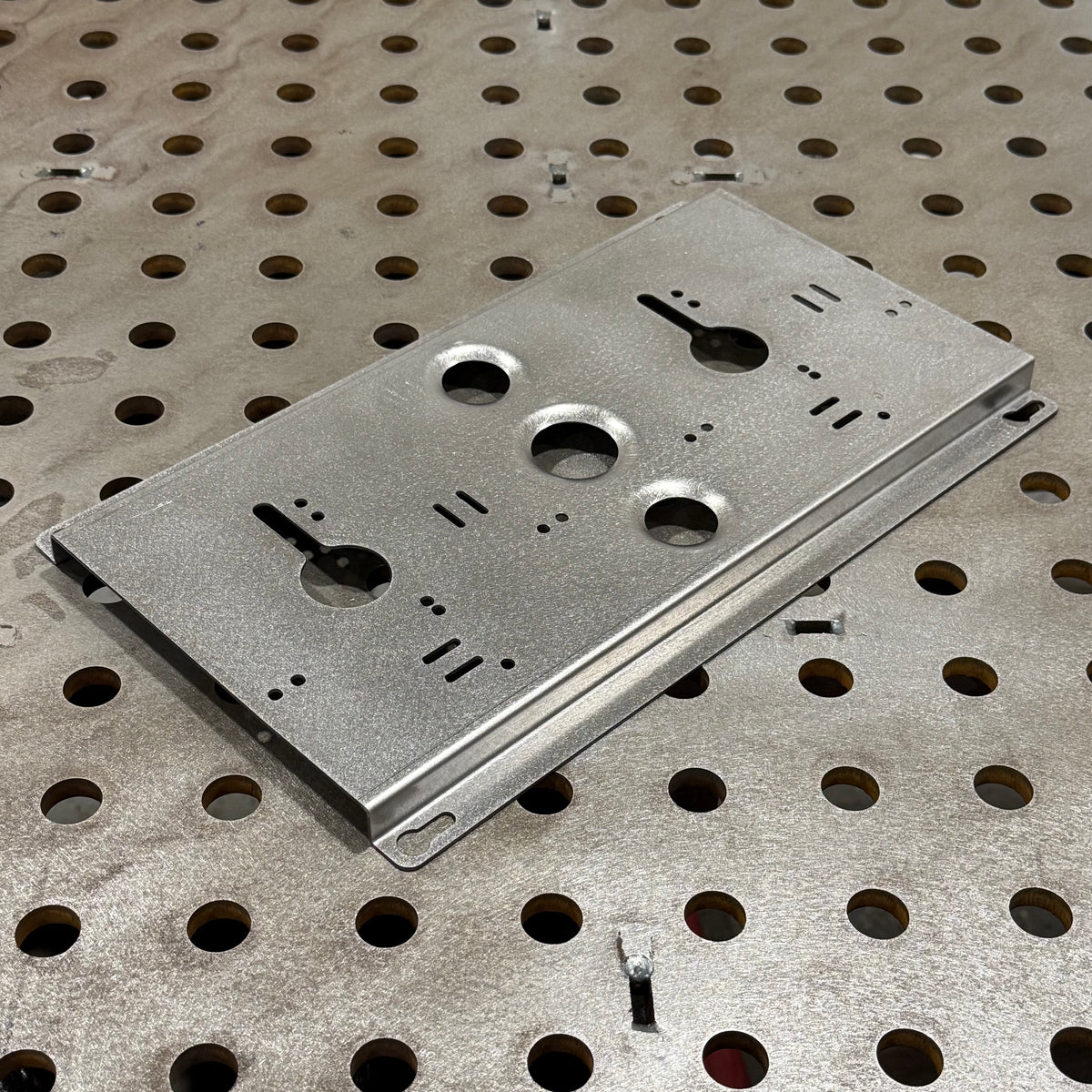 Double Charger Wall Mount Plate Milwaukee DeWalt Ridged For Van Truck Shop Contractor